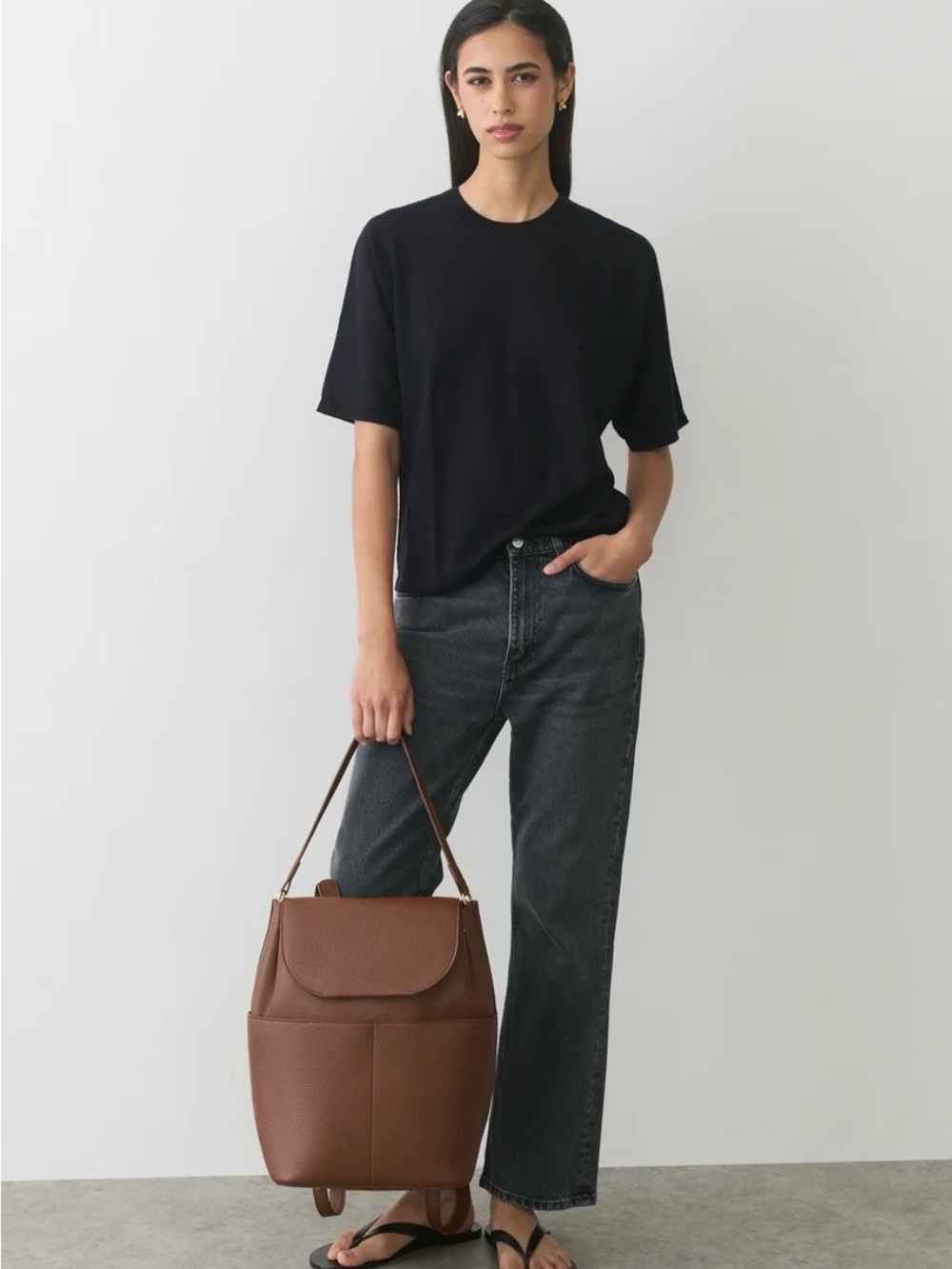 Cuyana Women’s Brown Leather Backpack - Sleek Everyday Carry - Picture 2 of 12